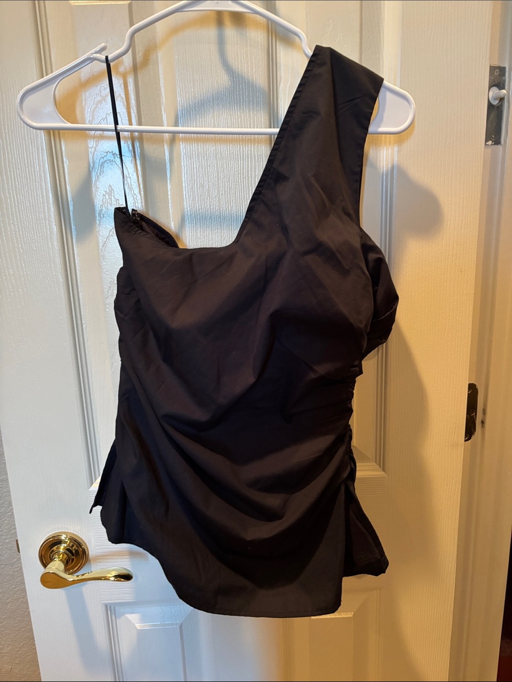 NWT Abercrombie & Fitch Asymmetrical Poplin One Shoulder Ruched Top Black Size S - Picture 3 of 3